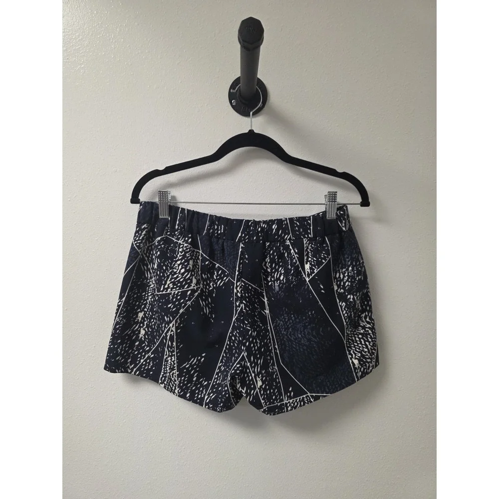 Mossimo‎ Women's Navy Blue Geometric Print Shorts Size S/P - Stretchy/Spandex